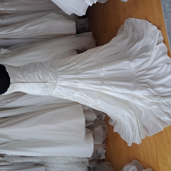 Unique couture wedding dress - Picture 4 of 6